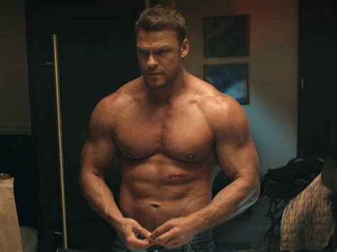 Reacher Star Alan Ritchson Bio, Age, Wife, Height, Roles